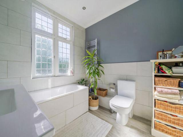Cottage for rent in Southfields, Greater London