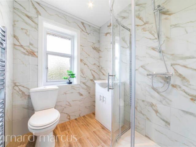 Cottage for rent in Carshalton, Greater London