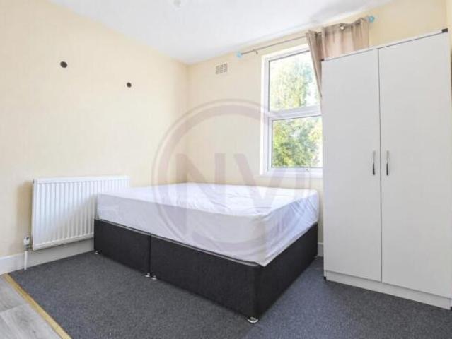 Cottage for rent in Tottenham, Greater London