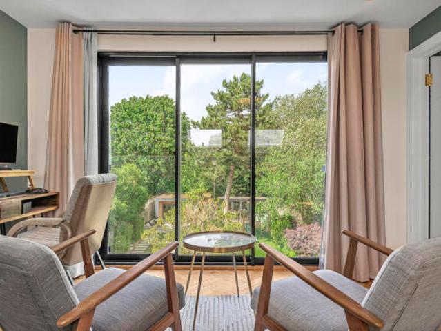 Cottage for rent in Southgate, Greater London