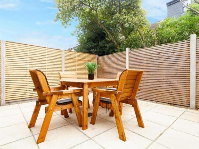Cottage for rent in Old Ford, Bow