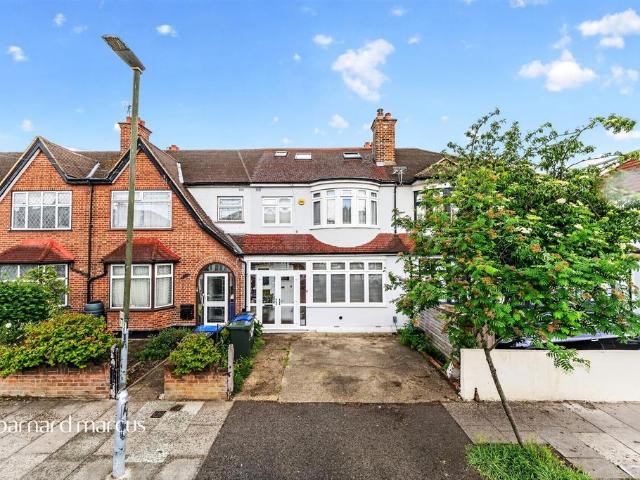 House for sale in London Borough of Merton, Mitcham