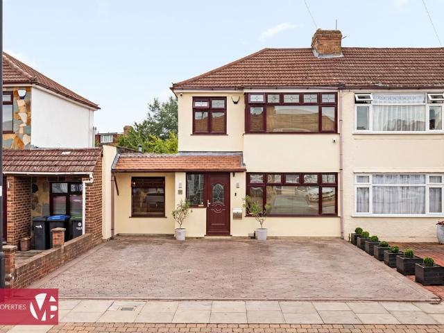 House for sale in Greater London