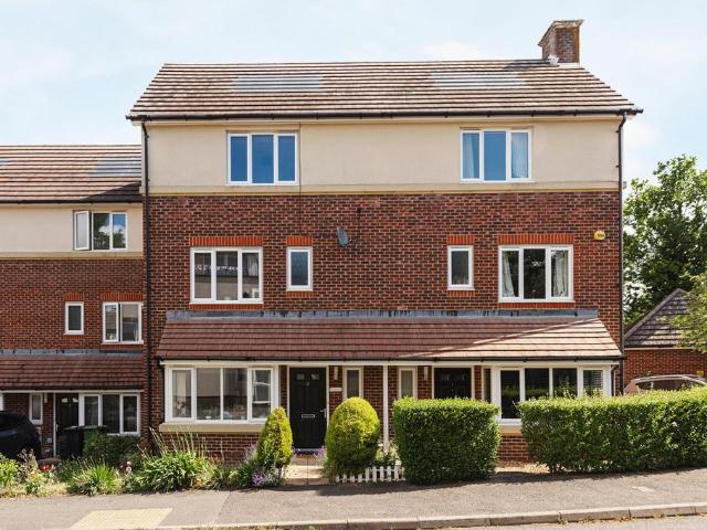 House for sale in Woodcote, Epsom