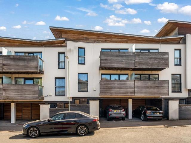 House for sale in West End, Scotland