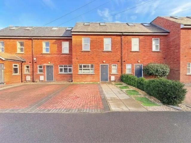 House for sale in London Borough of Ealing, Greater London