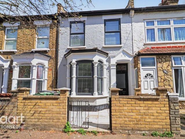 House for sale in Cann Hall, Leytonstone