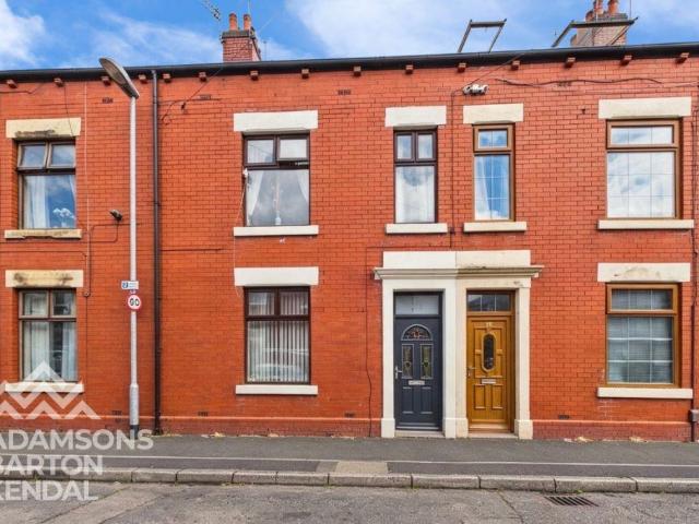House for sale in Trub, Burnedge
