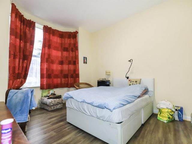 House for sale in Goldthorn Hill, West Midlands