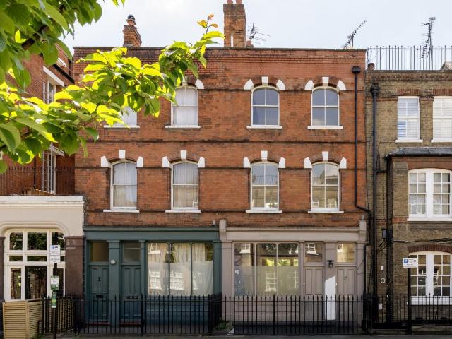 House for sale in Hoxton, Greater London