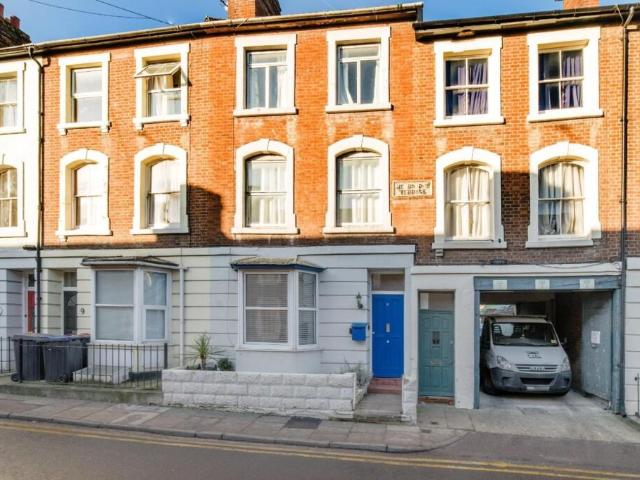 House for sale in Longport, The Bridge