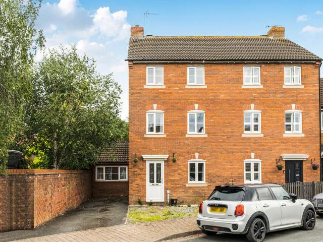 House for sale in Wheatpieces, Pamington