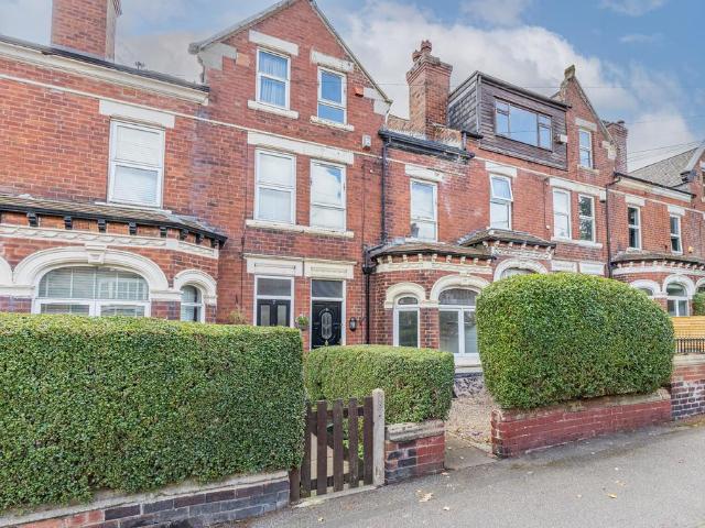 House for sale in Gledhow Park, Leeds