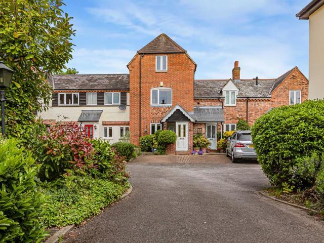 House for sale in Caldecott, Dromore