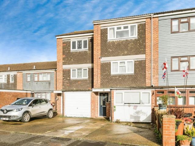 House for sale in Harold Hill, Greater London
