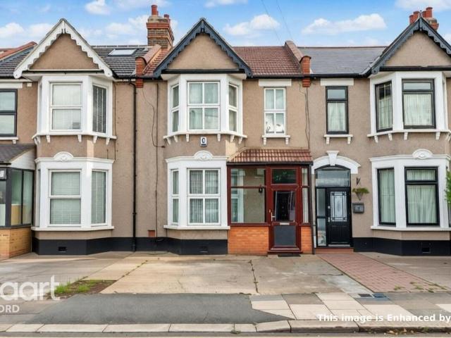 House for sale in London Borough of Redbridge, Greater London