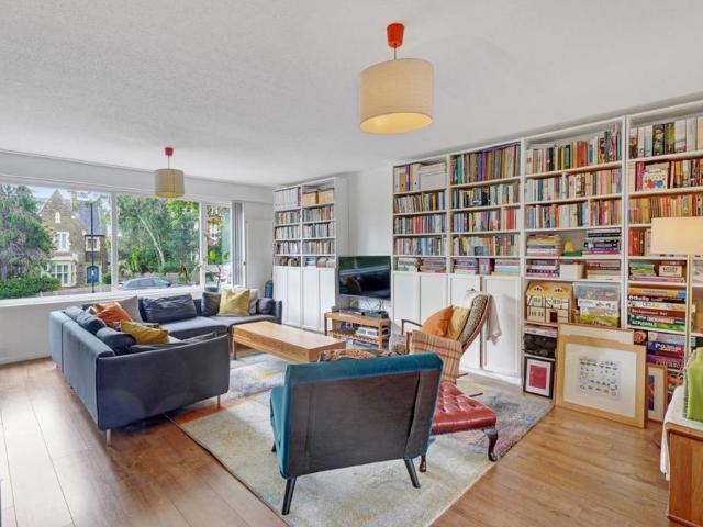House for sale in London Borough of Lewisham, Forest Hill