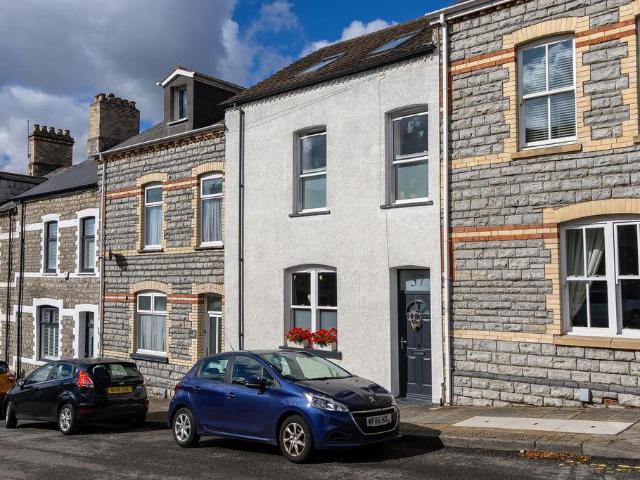 House for sale in Penarth Marina, Penarth