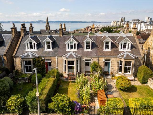 House for sale in Newhaven, Leith