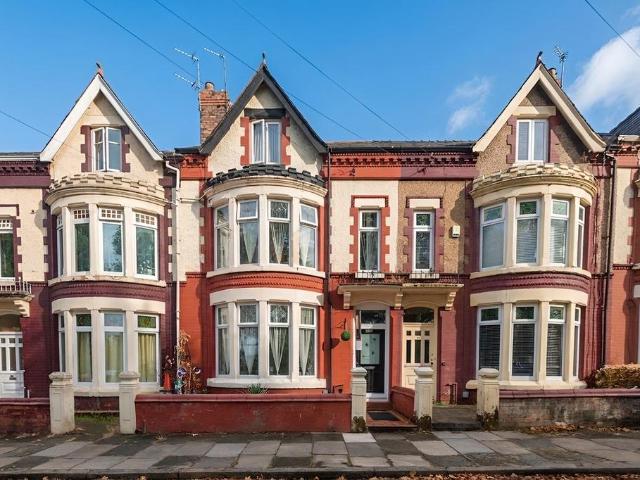 House for sale in Elm Park, Calderstones