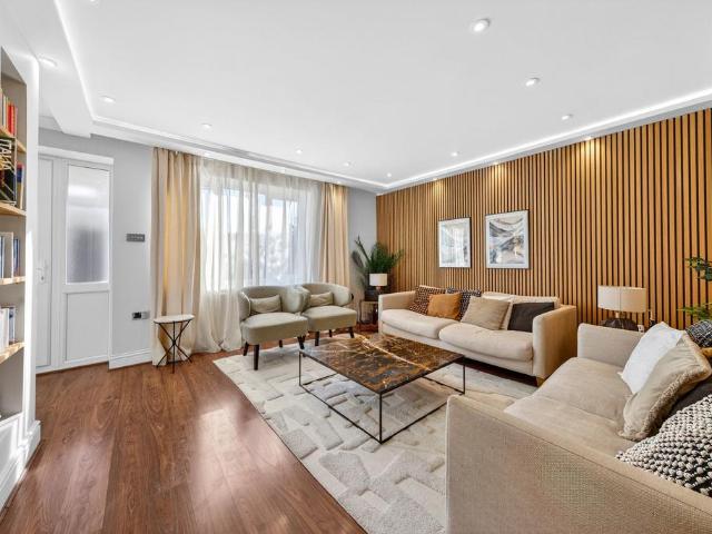 House for sale in Elstree and Borehamwood, Borehamwood