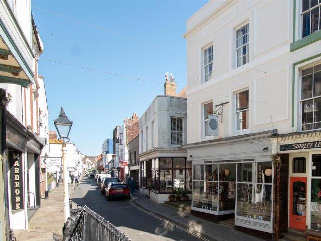 House for sale in Old Town, Guestling Green