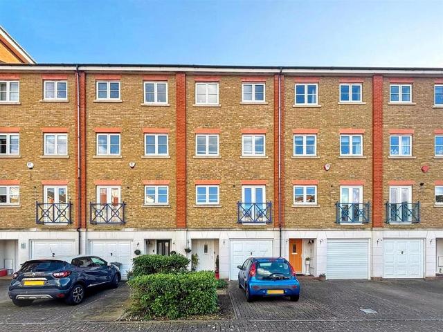 House for sale in Sovereign Harbour, Eastbourne