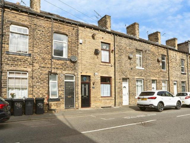 House for sale in Thwaites, Bradford