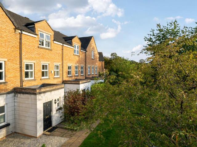 House for sale in Gledhow Park, Leeds