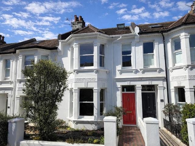 House for sale in Round Hill, Brighton & Hove