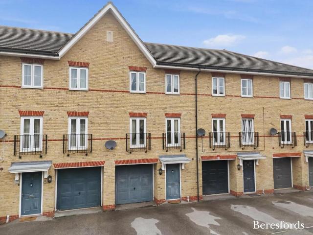 House for sale in Harold Hill, Greater London