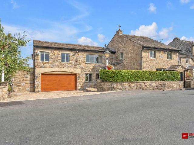 House for sale in Winewall, Higherford