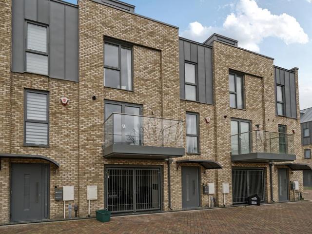 House for sale in Green Street Green, Greater London