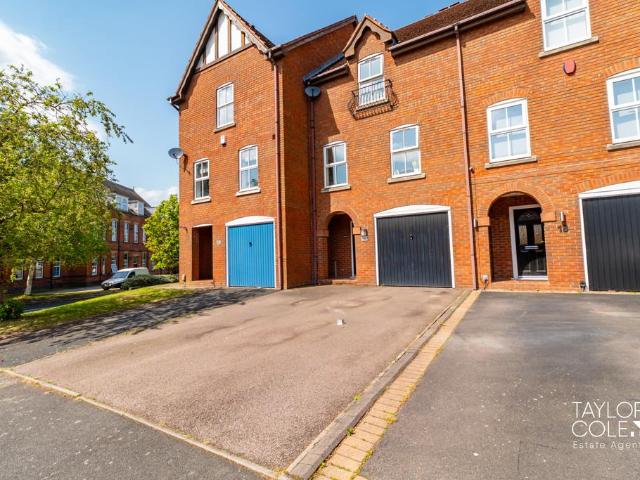 House for sale in Leyfields, Kettlebrook
