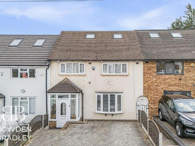 House for sale in Harold Hill, Greater London