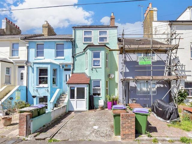House for sale in Folkestone