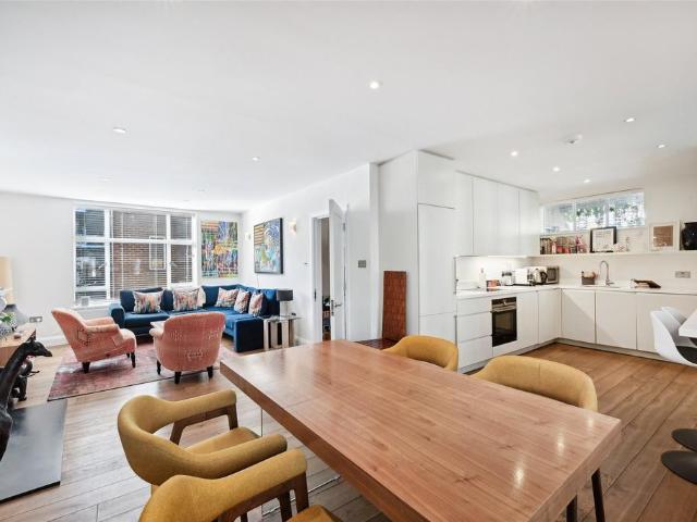 House for sale in Brompton, Greater London