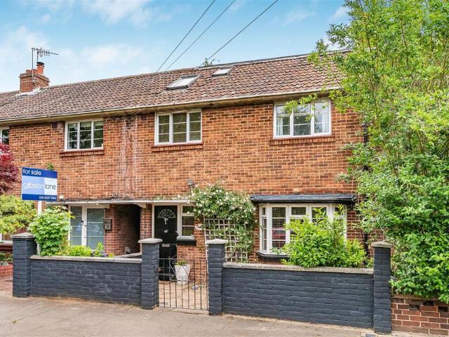 House for sale in Petersham, Greater London