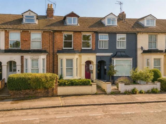 House for sale in Victoria Park, Aylesbury