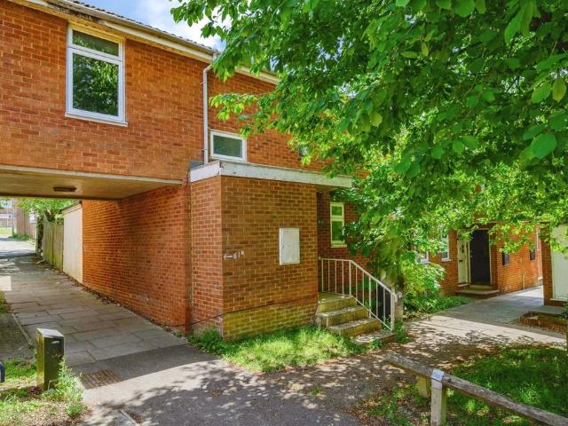 House for sale in Marsh Farm, Luton