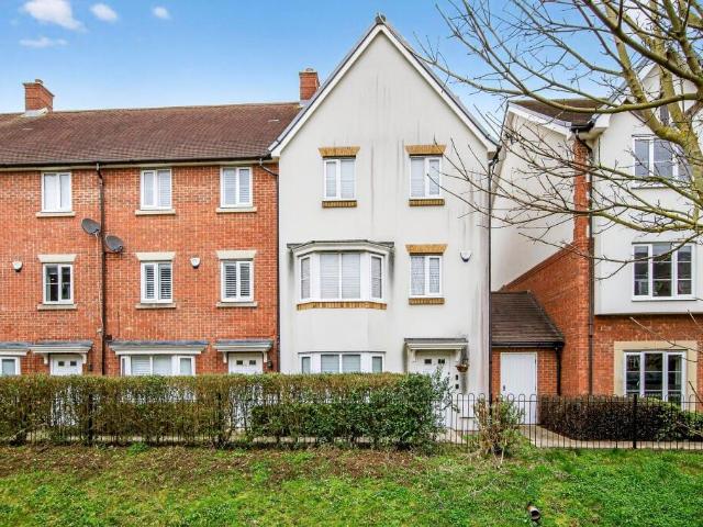 House for sale in Bushey