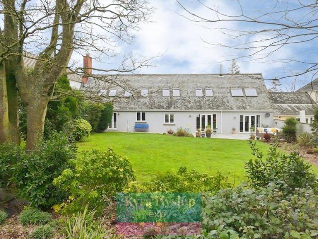 Flat for sale in Budlake, Devon