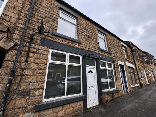 House for sale in Charlesworth, East Midlands