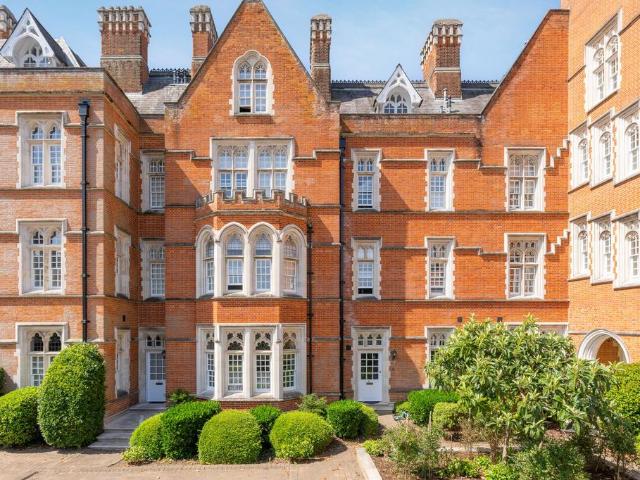 House for sale in Row Town, Surrey