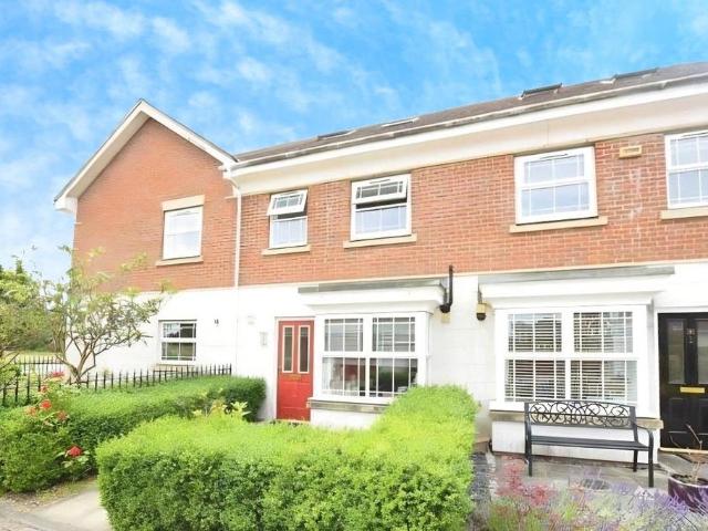 House for sale in Dettingen Park, Deepcut