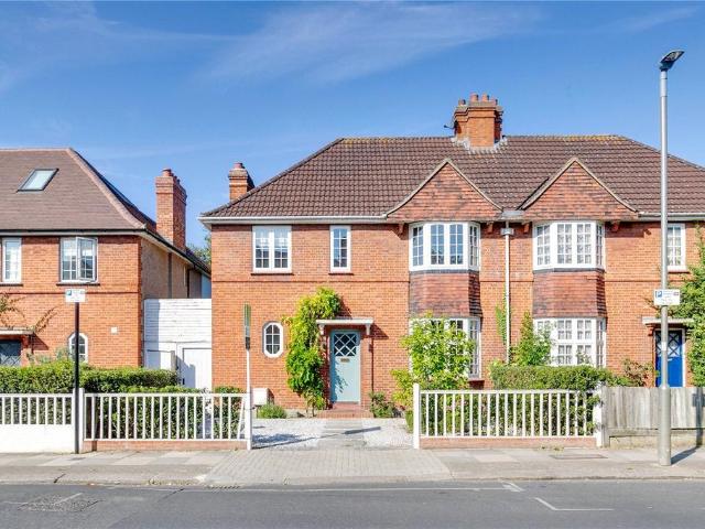 House for sale in Earlsfield, Greater London