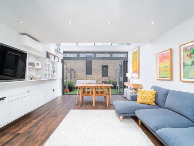 House for sale in Ferme Park, Greater London