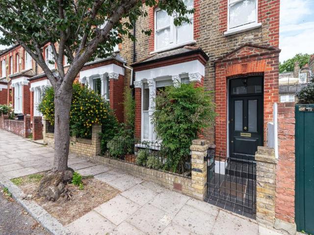 House for sale in Highbury, Greater London