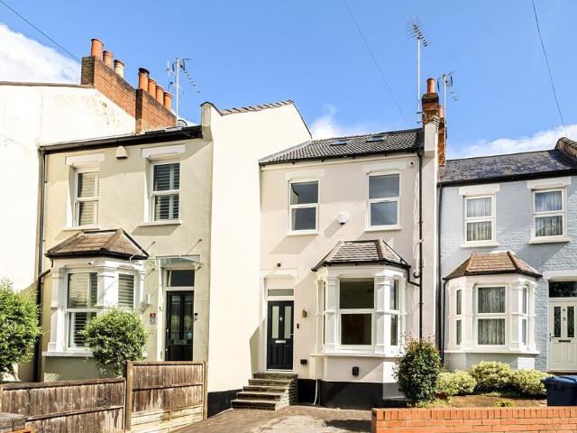 House for sale in Colney Hatch, Greater London