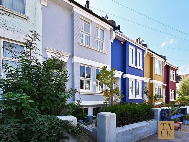 House for sale in Queen's Park, Brighton & Hove